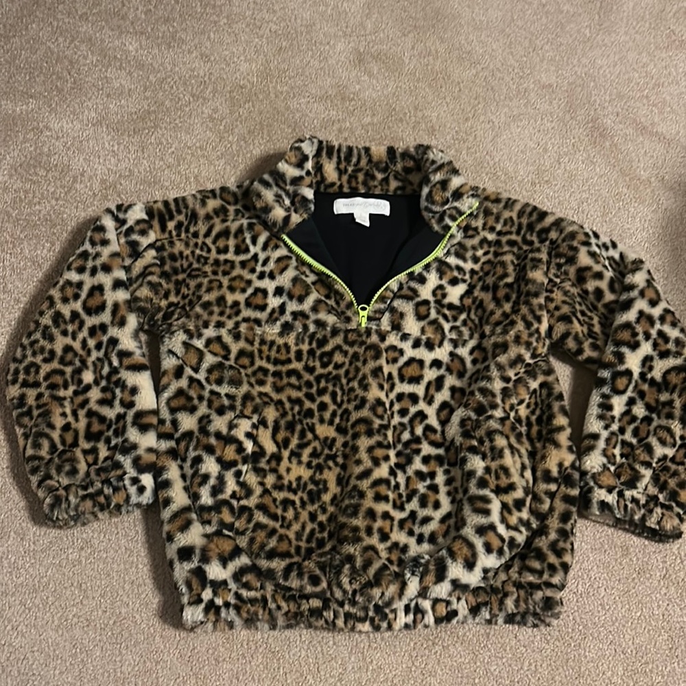 Nordstroms treasure and bond fake fur leopard print pullover jacket